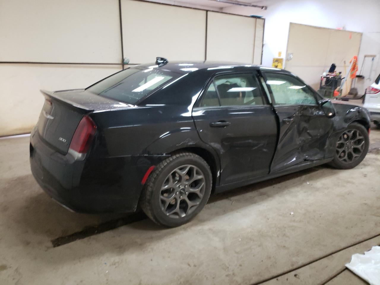 Photo 4 from auction – 2017 CHRYSLER 300 S with VIN 2C3CCAGG1HH530289