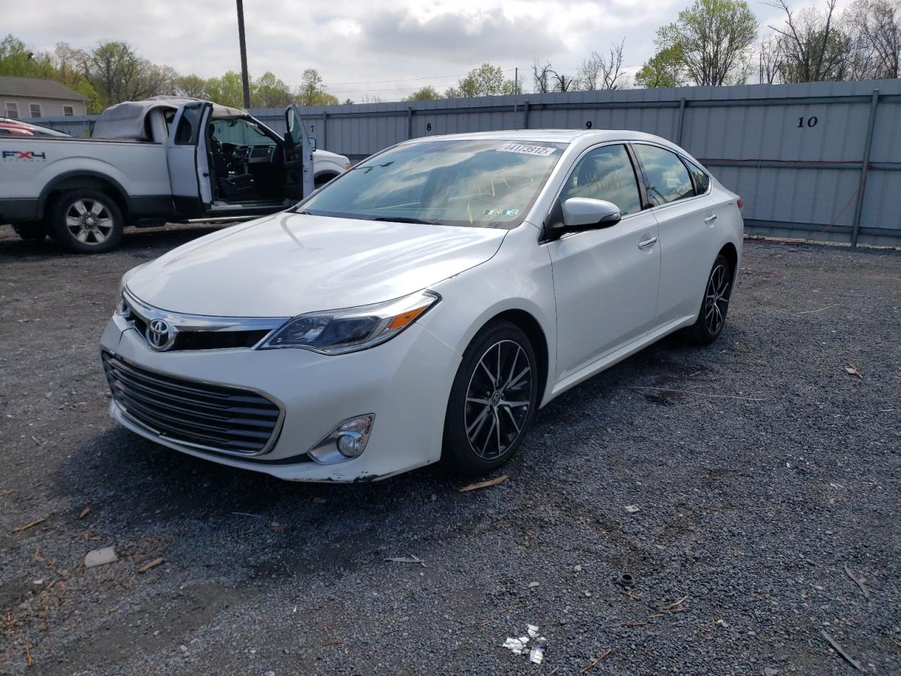Photo 2 from auction – 2015 TOYOTA AVALON XLE with VIN 4T1BK1EB3FU178193