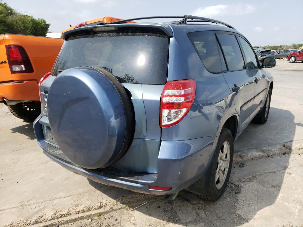 Photo 4 from auction – 2009 TOYOTA RAV4 with VIN JTMZF33V89D010862