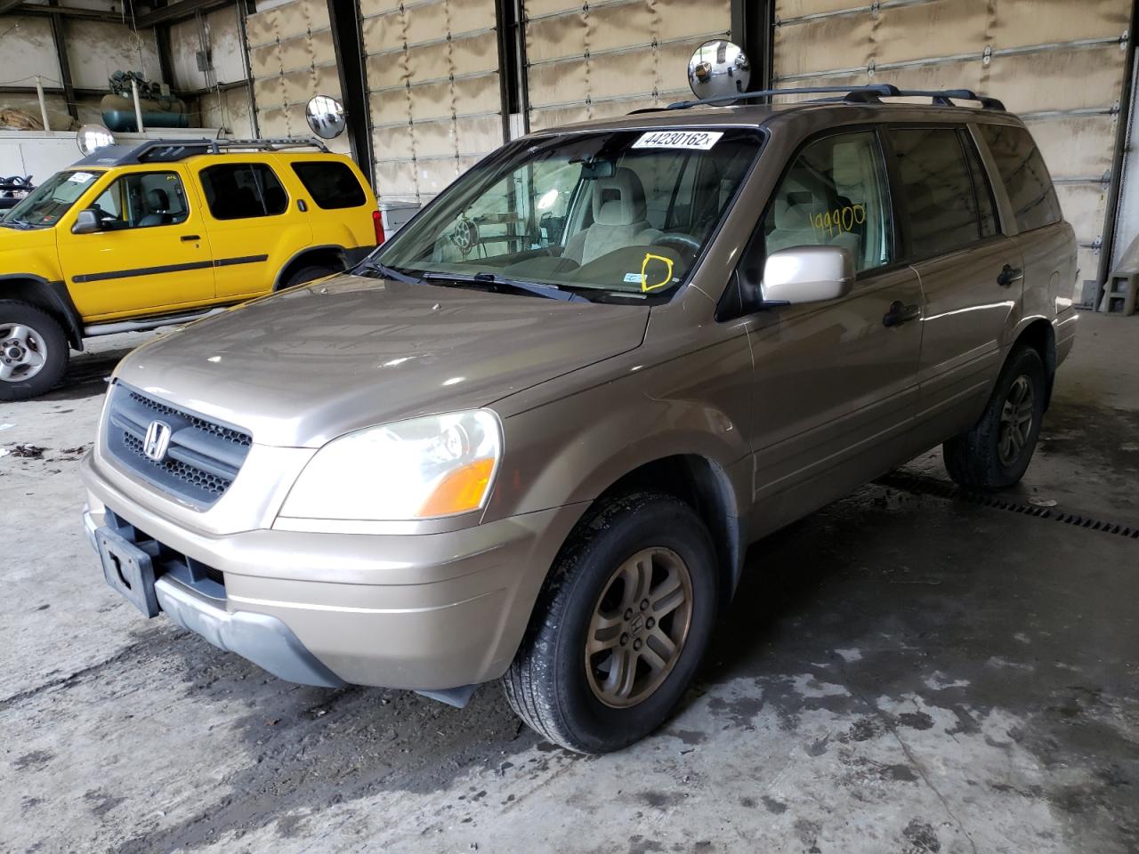 Photo 2 from auction – 2005 HONDA PILOT EX with VIN 2HKYF18455H523393