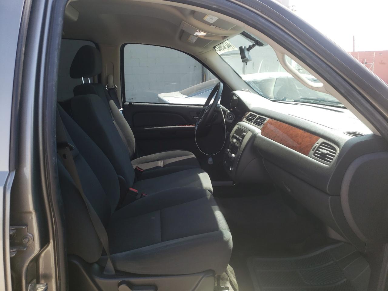 Photo 5 from auction – 2009 GMC YUKON SLE with VIN 1GKFC23C79R175734