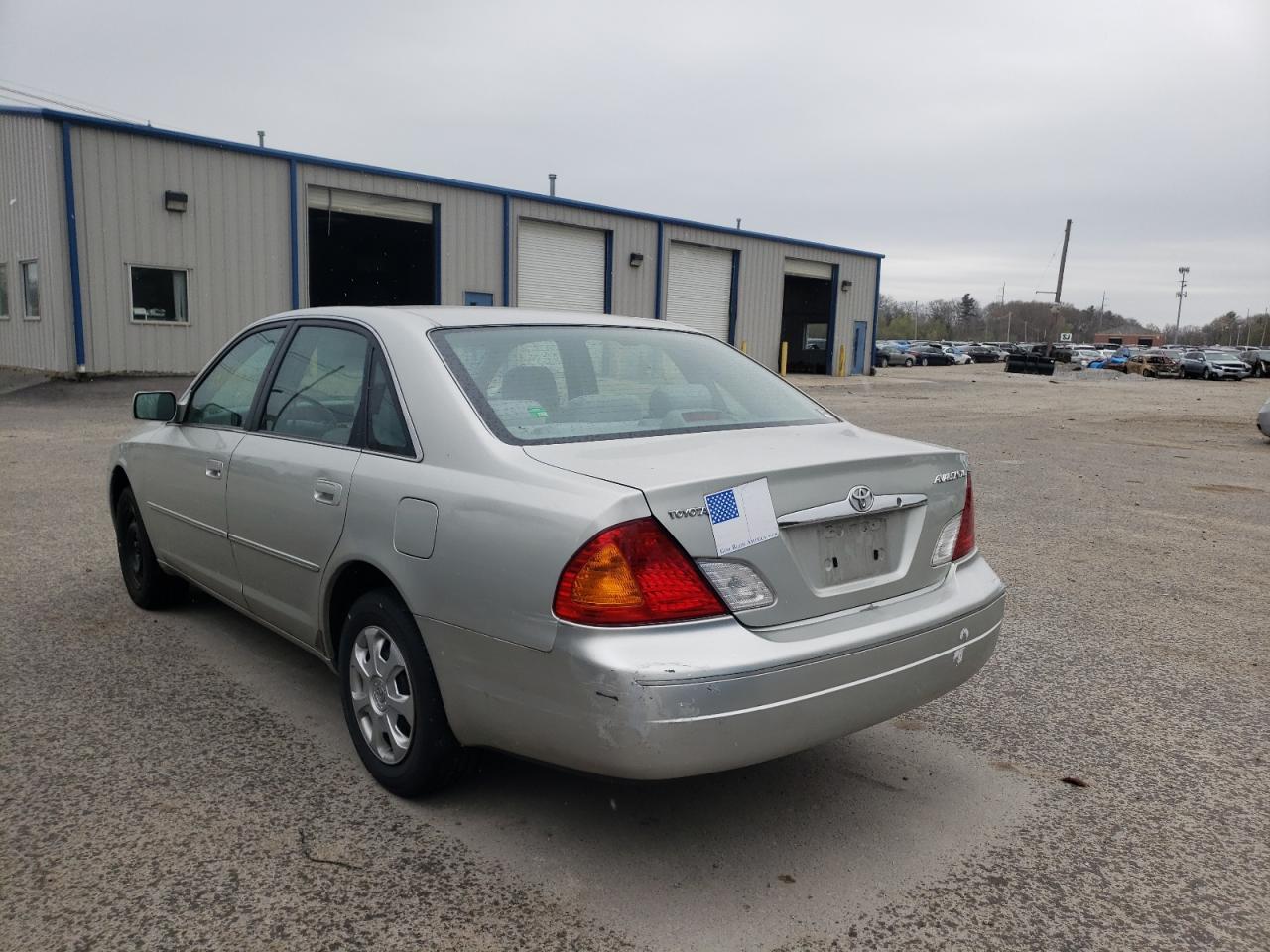 Photo 3 from auction – 2000 TOYOTA AVALON XL with VIN 4T1BF28B5YU063460