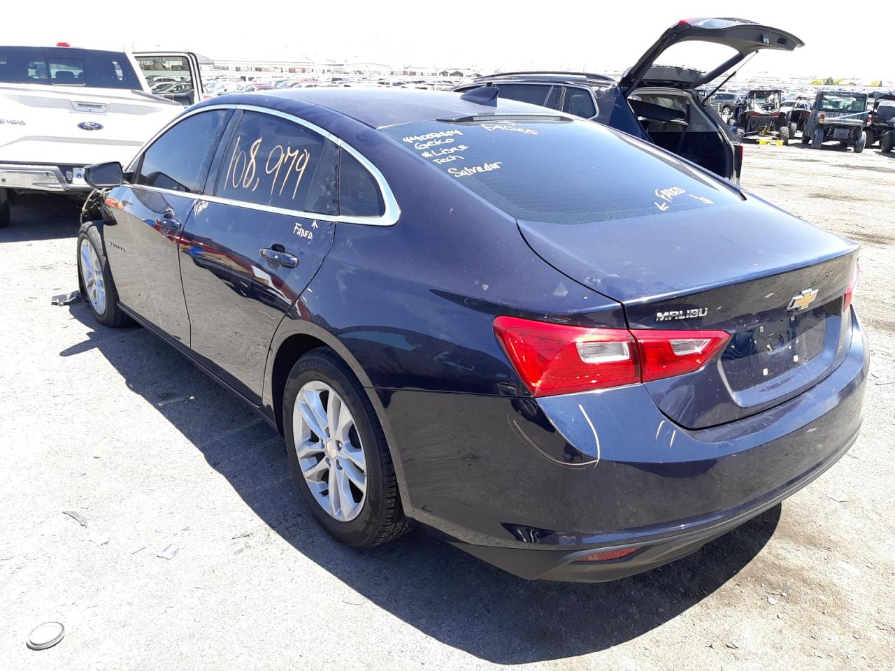 Photo 3 from auction – 2016 CHEVROLET MALIBU LT with VIN 1G1ZE5ST4GF303313