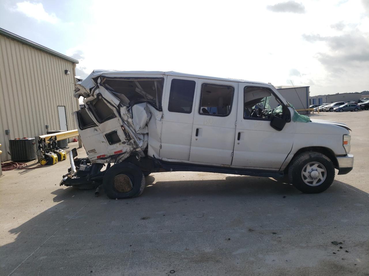 Photo 9 from auction – 2014 FORD ECONOLINE with VIN 1FBSS3BL6EDA74149