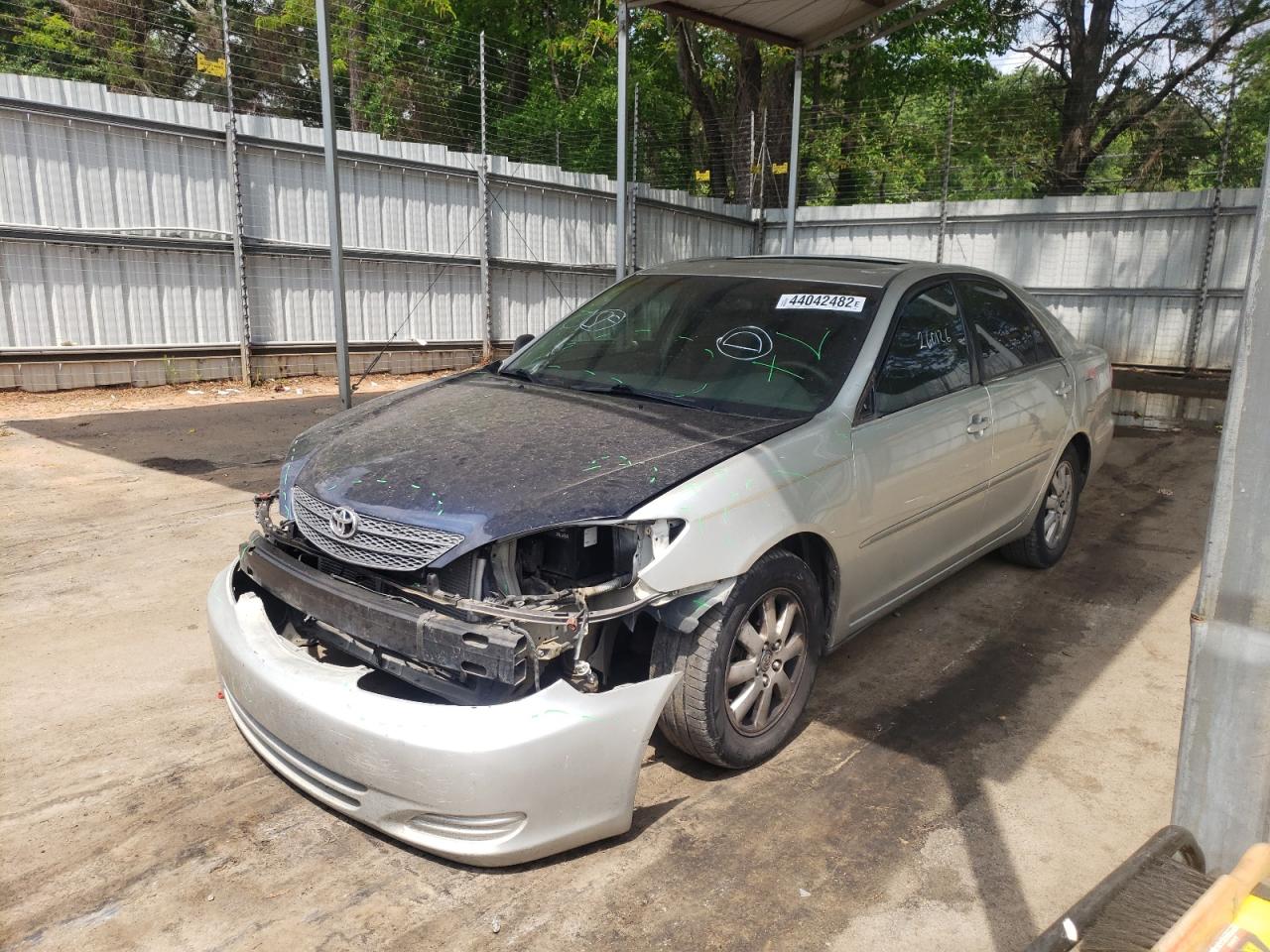Photo 2 from auction – 2004 TOYOTA CAMRY LE with VIN JTDBF32K640155200