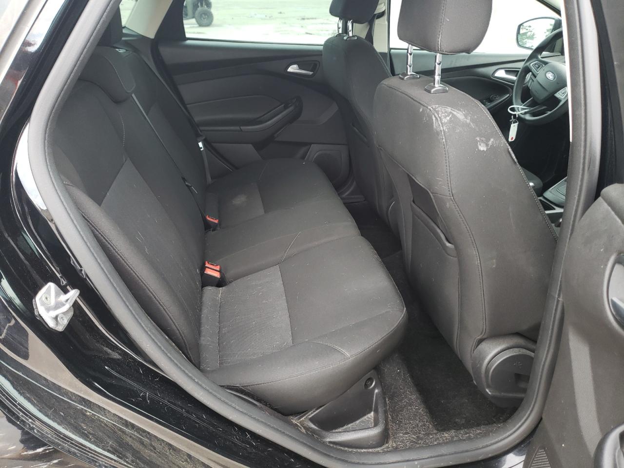 Photo 6 from auction – 2016 FORD FOCUS SE with VIN 1FADP3K21GL244767