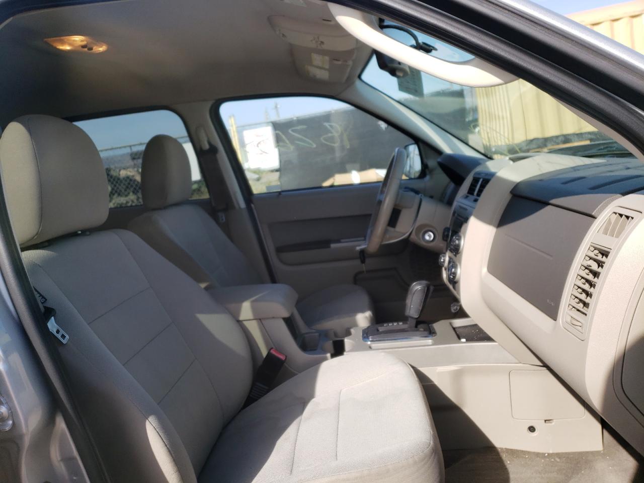 Photo 5 from auction – 2010 FORD ESCAPE XLT with VIN 1FMCU9D77AKC42993