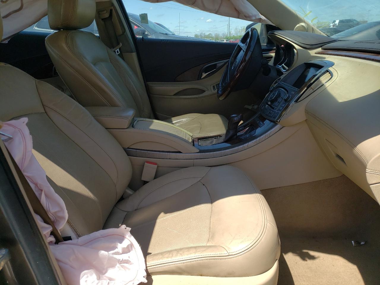 Photo 5 from auction – 2010 BUICK LACROSSE C with VIN 1G4GE5GV3AF275063