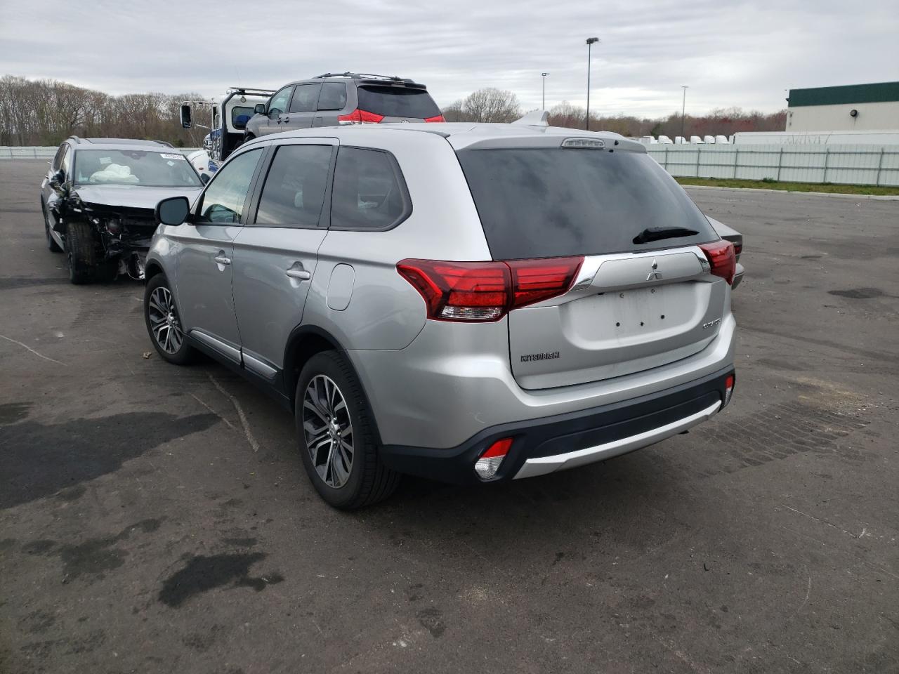 Photo 3 from auction – 2018 MITSUBISHI OUTLANDER with VIN JA4AZ3A3XJJ006222