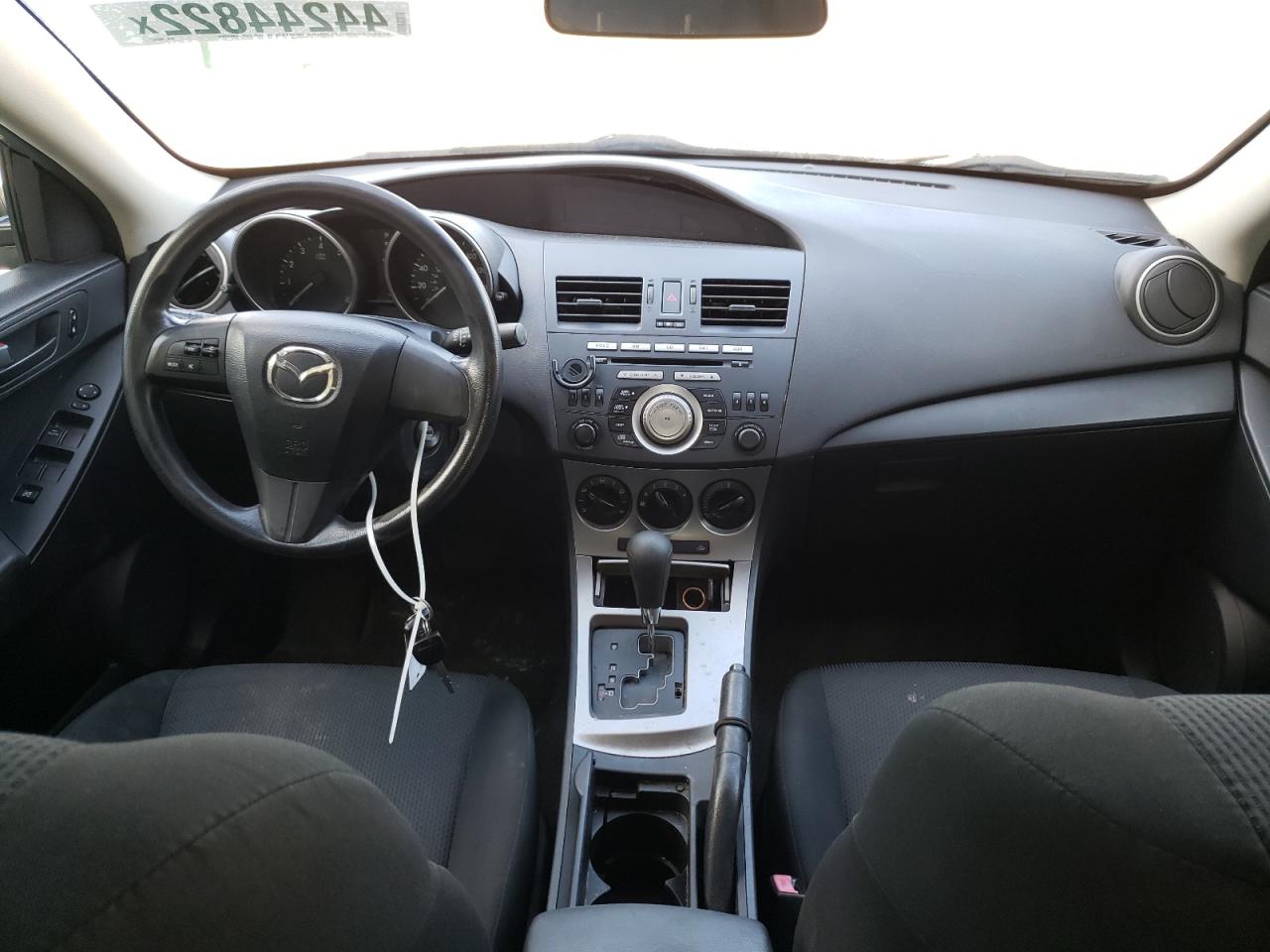 Photo 9 from auction – 2011 MAZDA 3 I with VIN JM1BL1UG3B1498687