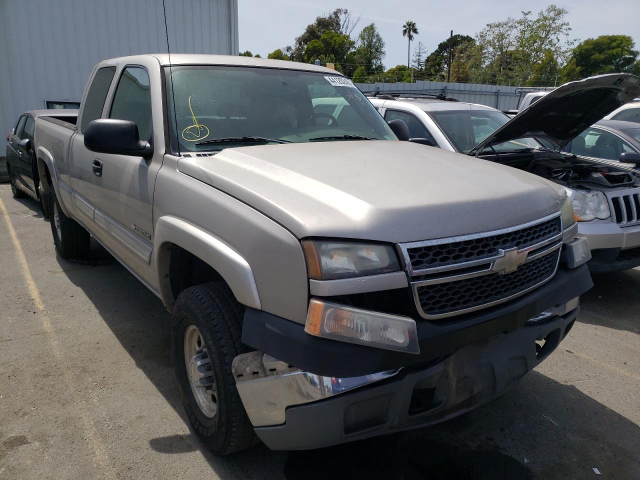 Photo 14 from auction – 2005 CHEVROLET SILVERADO with VIN 1GCHK29U65E243885