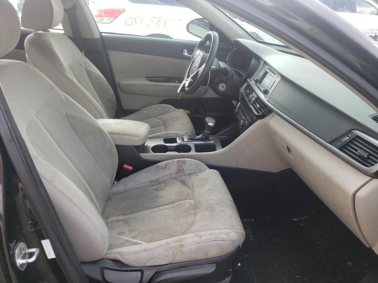 Photo 5 from auction – 2016 KIA OPTIMA LX with VIN 5XXGT4L35GG053403