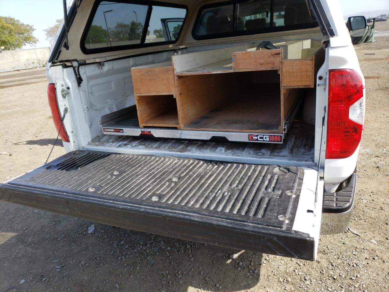 Photo 9 from auction – 2015 TOYOTA TUNDRA with VIN 5TFRM5F17FX091843