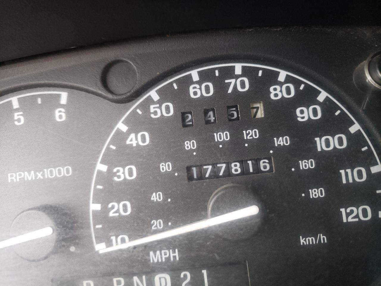 Photo 8 from auction – 1998 FORD EXPLORER with VIN 1FMZU34E1WUB52143
