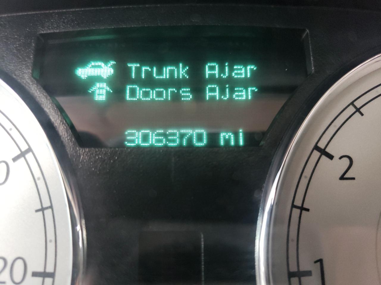 Photo 8 from auction – 2005 CHRYSLER 300 TOURIN with VIN 2C3JA53G65H687077