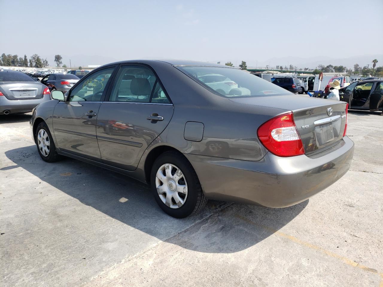 Photo 3 from auction – 2002 TOYOTA CAMRY LE with VIN 4T1BE32K62U637413