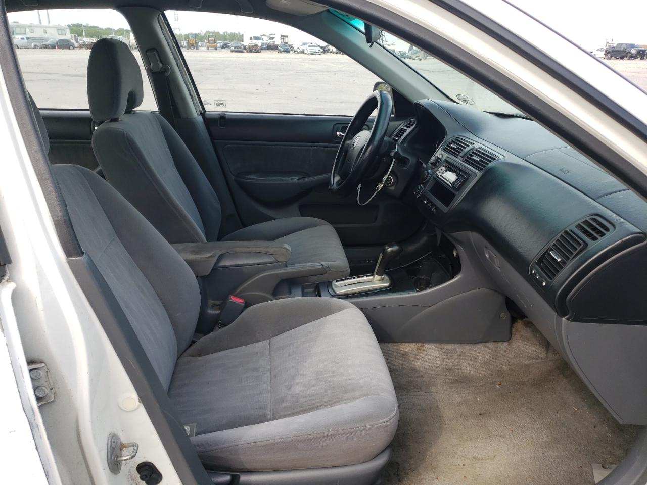 Photo 5 from auction – 2003 HONDA CIVIC LX with VIN 2HGES16503H623385