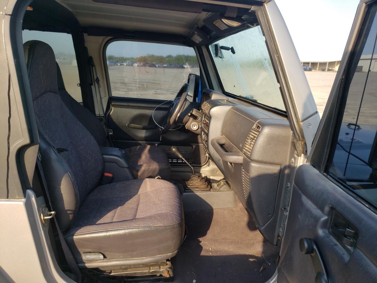 Photo 5 from auction – 2001 JEEP WRANGLER / with VIN 1J4FA49S21P346704