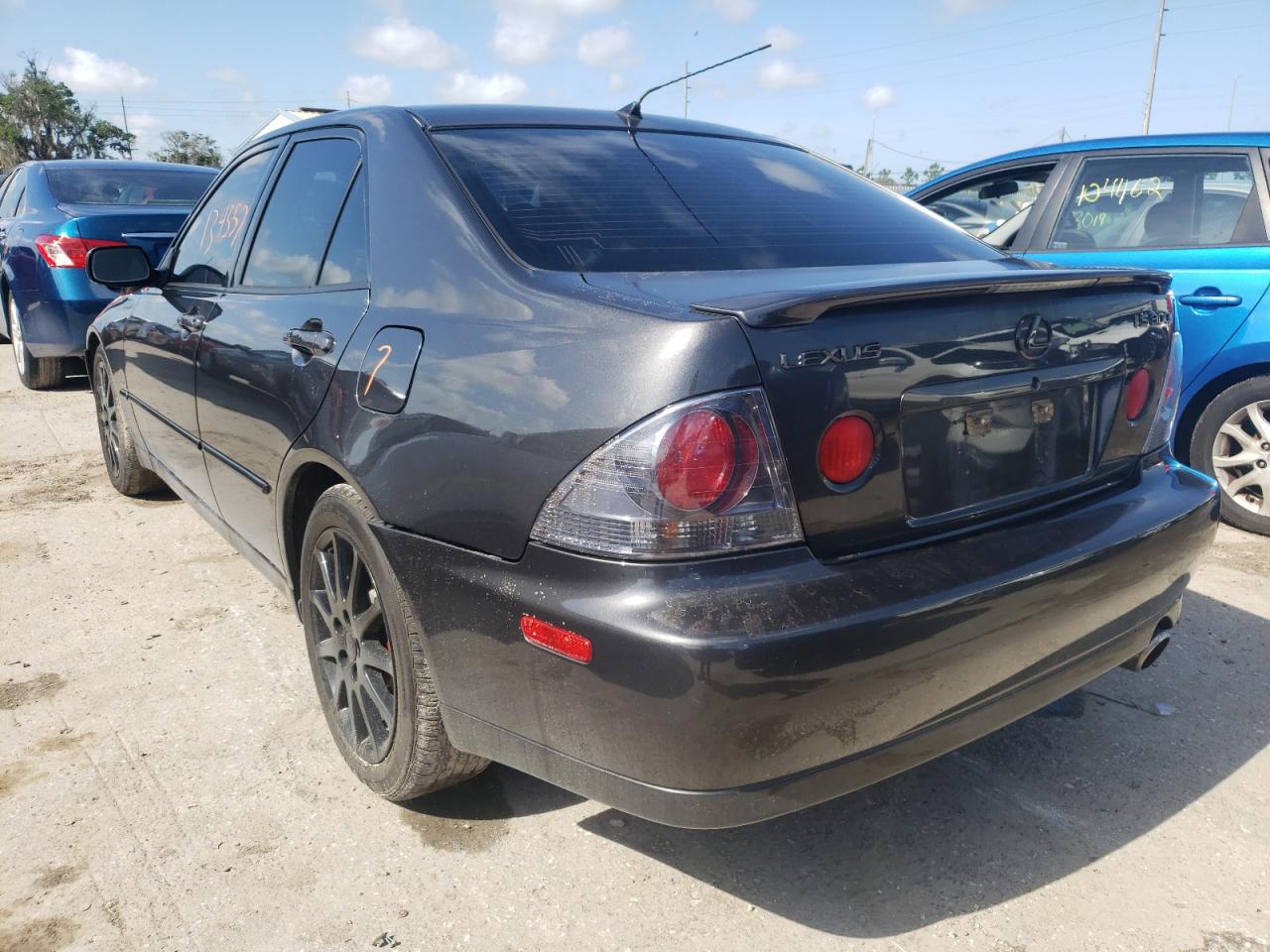 Photo 3 from auction – 2003 LEXUS IS 300 with VIN JTHBD192630078521