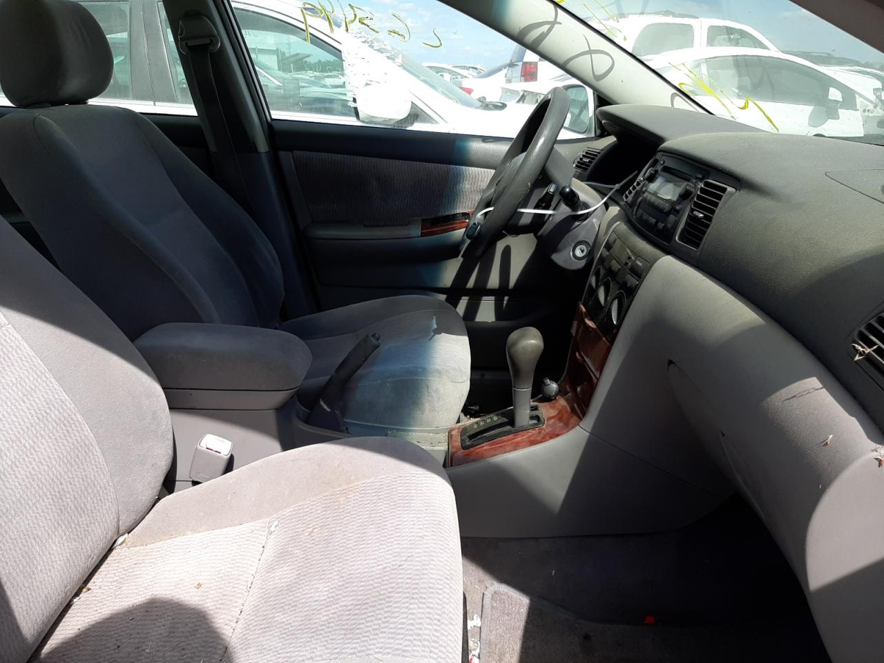 Photo 5 from auction – 2005 TOYOTA COROLLA CE with VIN JTDBR32E952056376