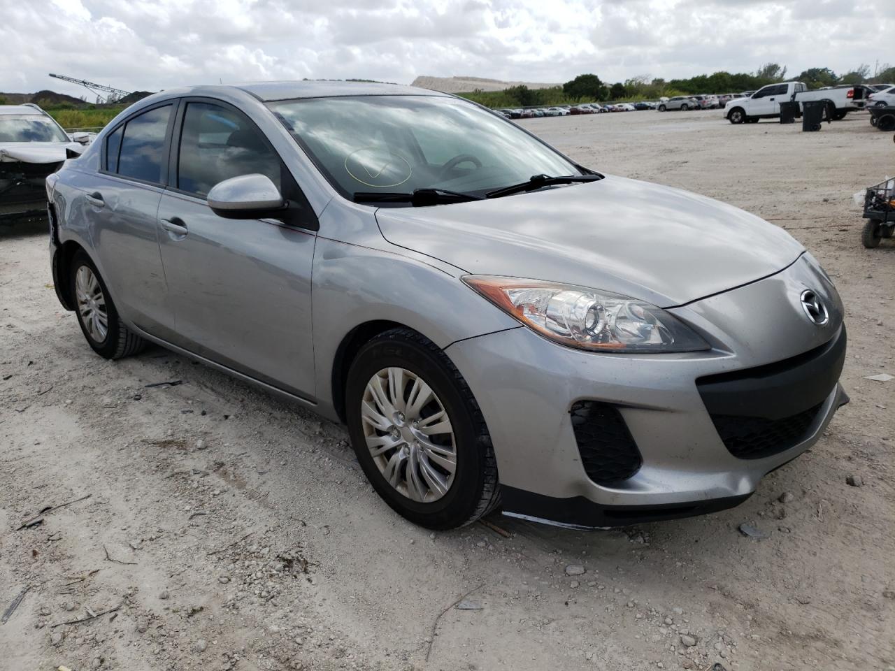 MAZDA 3 I 2012 with VIN JM1BL1UFXC1589965 - Photo from auction