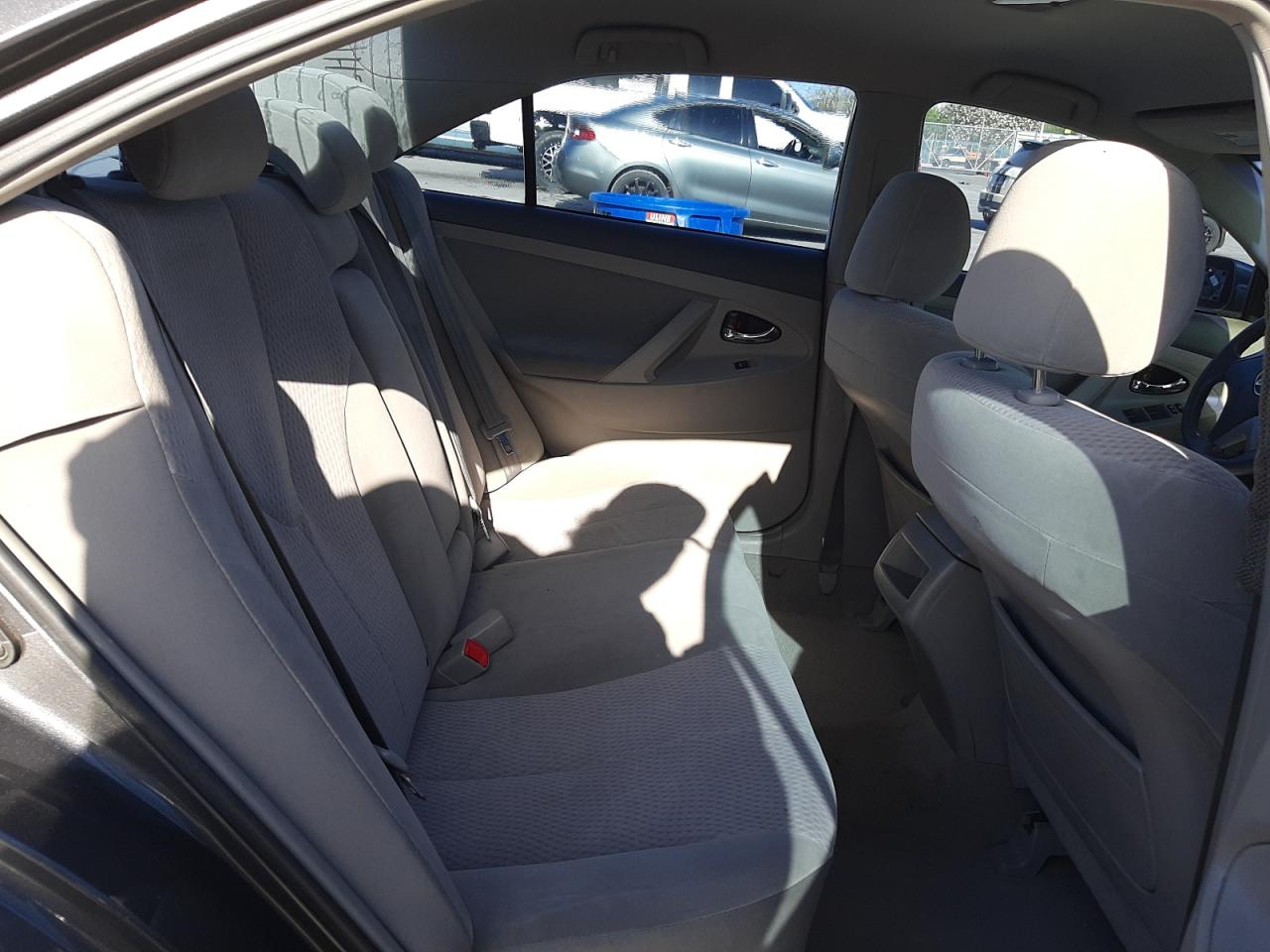Foto 6 de la subasta – 2011 TOYOTA CAMRY BASE con VIN 4T4BF3EK6BR120546