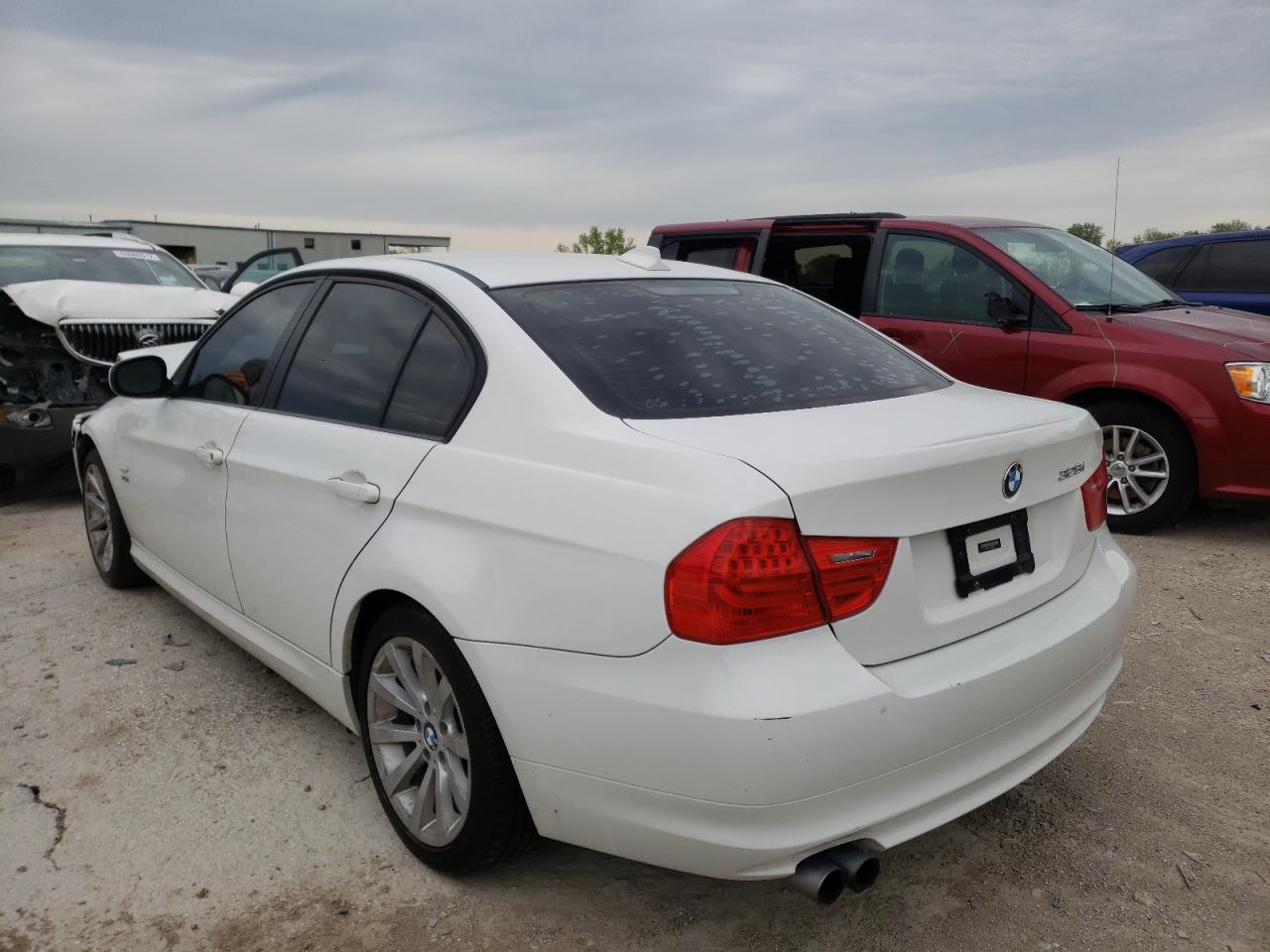 صورة رقم 3 من المزاد - 2011 BMW 328 XI مع VIN WBAPK7C51BF195631