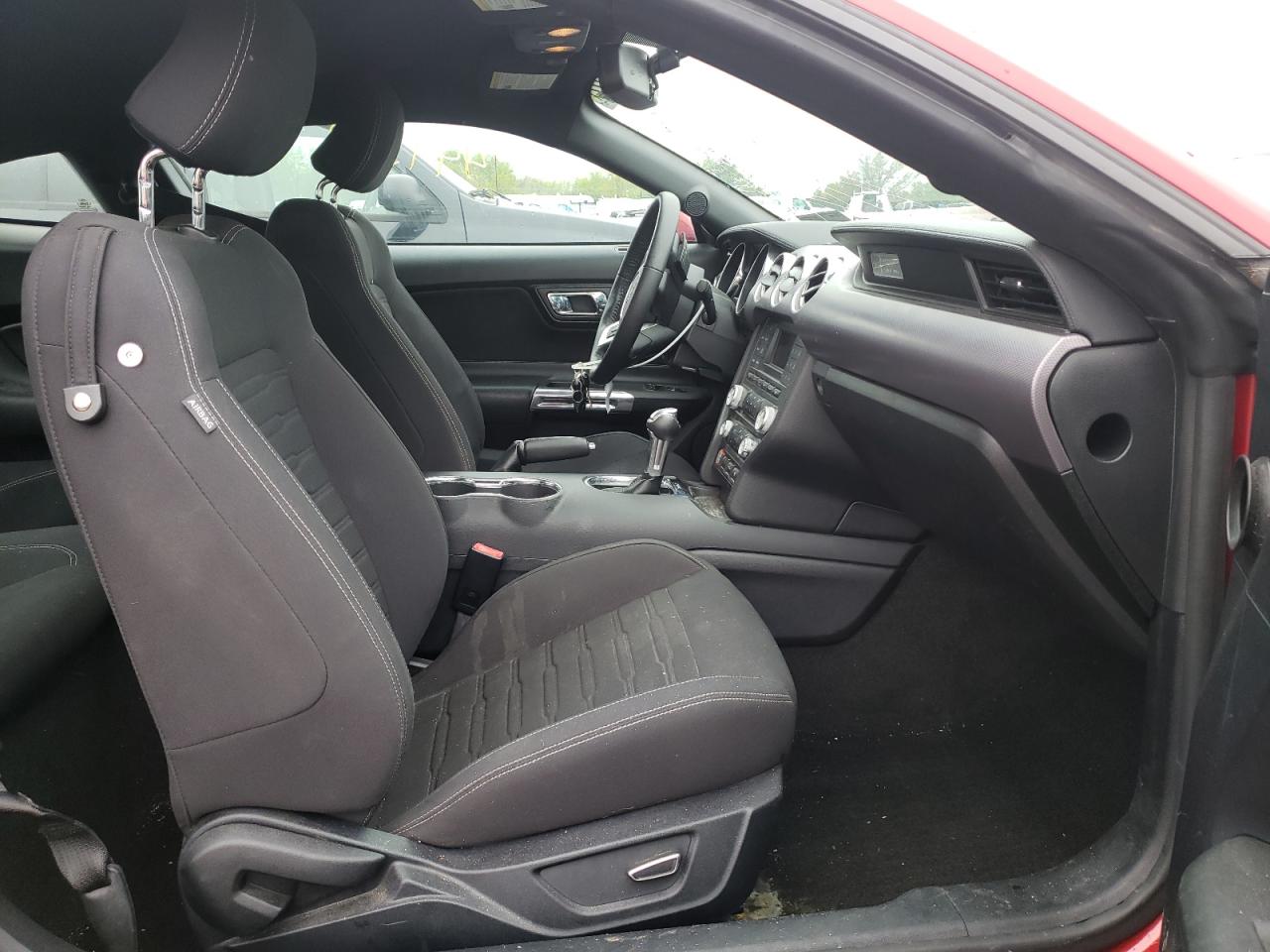 Photo 5 from auction – 2016 FORD MUSTANG with VIN 1FA6P8TH5G5240413