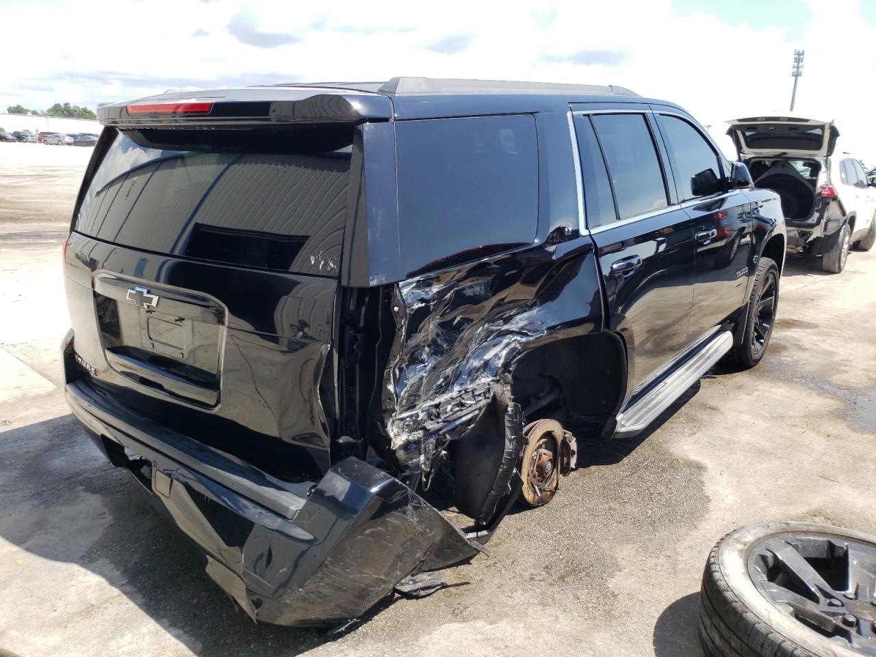 Photo 4 from auction – 2016 CHEVROLET TAHOE C150 with VIN 1GNSCBKC9GR183494