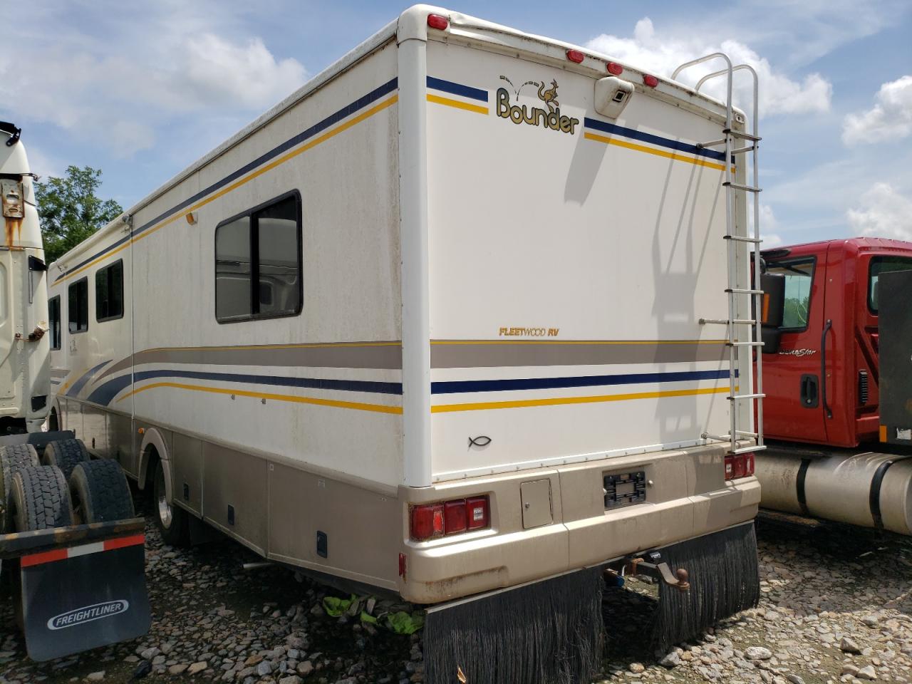 صورة رقم 3 من المزاد - 2000 FLEETWOOD BOUNDER مع VIN 1FCNF53S4Y0A12615