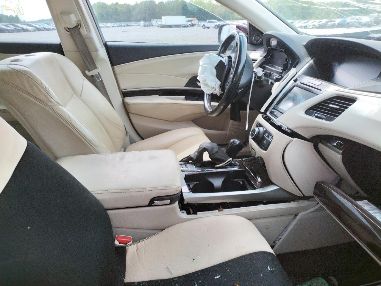 Photo 5 from auction – 2015 ACURA RLX TECH with VIN JH4KC1F57FC000009