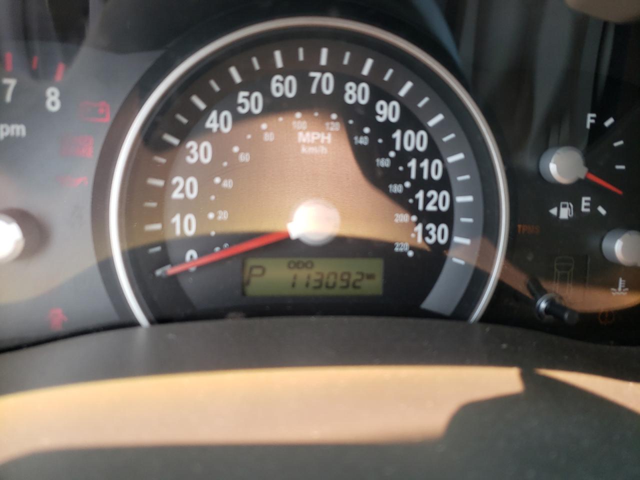 Photo 8 from auction – 2007 KIA SEDONA EX with VIN KNDMB233476168261