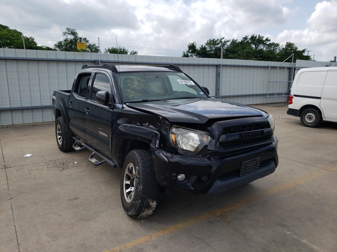 TOYOTA TACOMA DOU 2014 with VIN 5TFLU4EN7EX098617 - Photo from auction