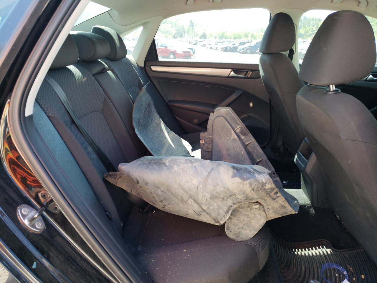 Photo 6 from auction – 2012 VOLKSWAGEN PASSAT S with VIN 1VWAP7A3XCC007037