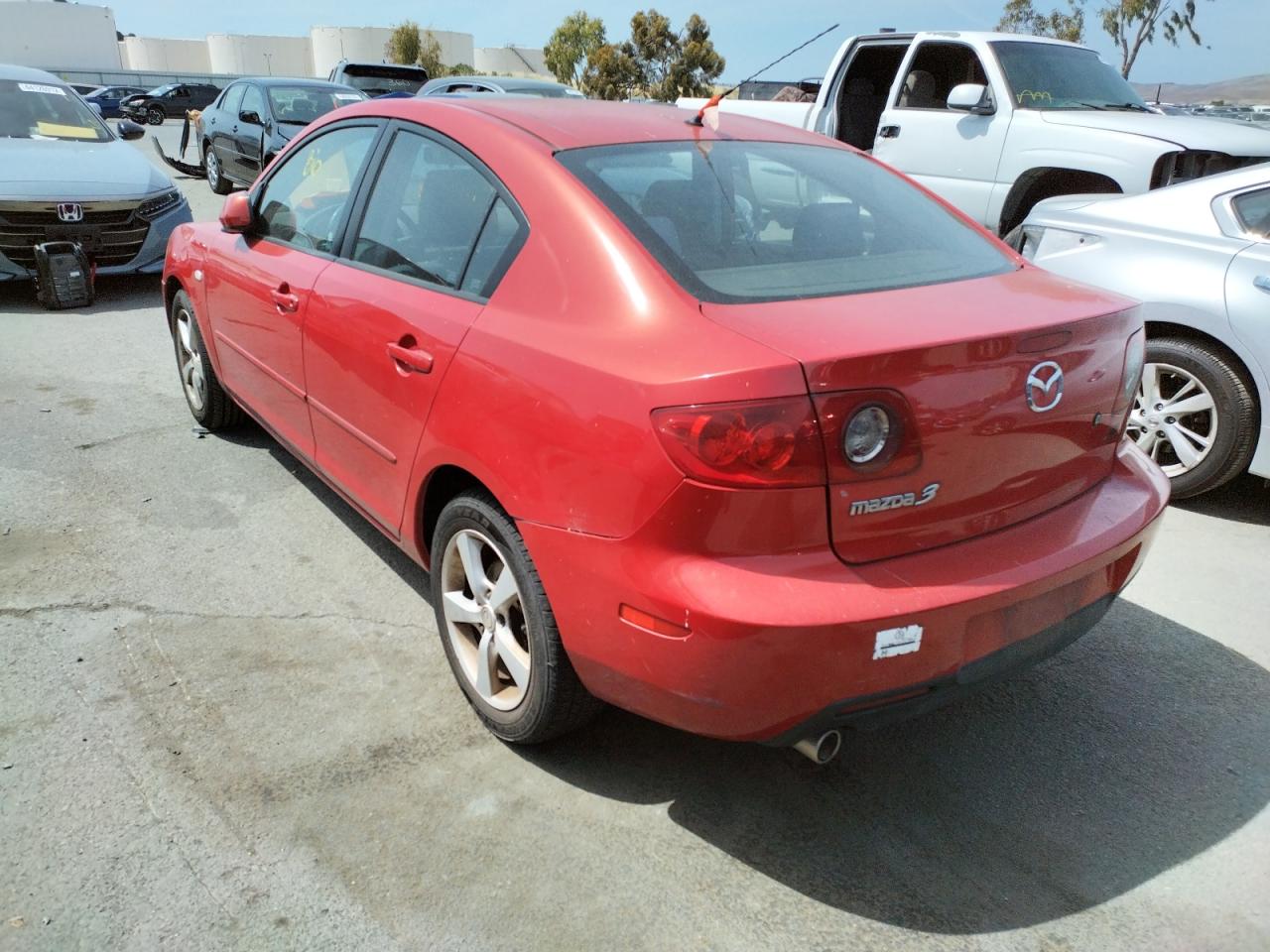 Photo 3 from auction – 2005 MAZDA 3 I with VIN JM1BK12F351235701