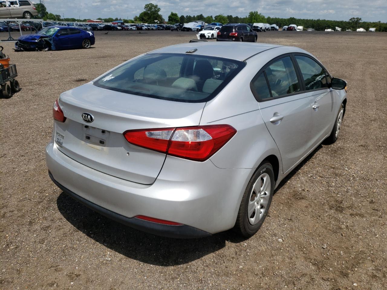 Photo 4 from auction – 2015 KIA FORTE LX with VIN KNAFK4A68F5432679
