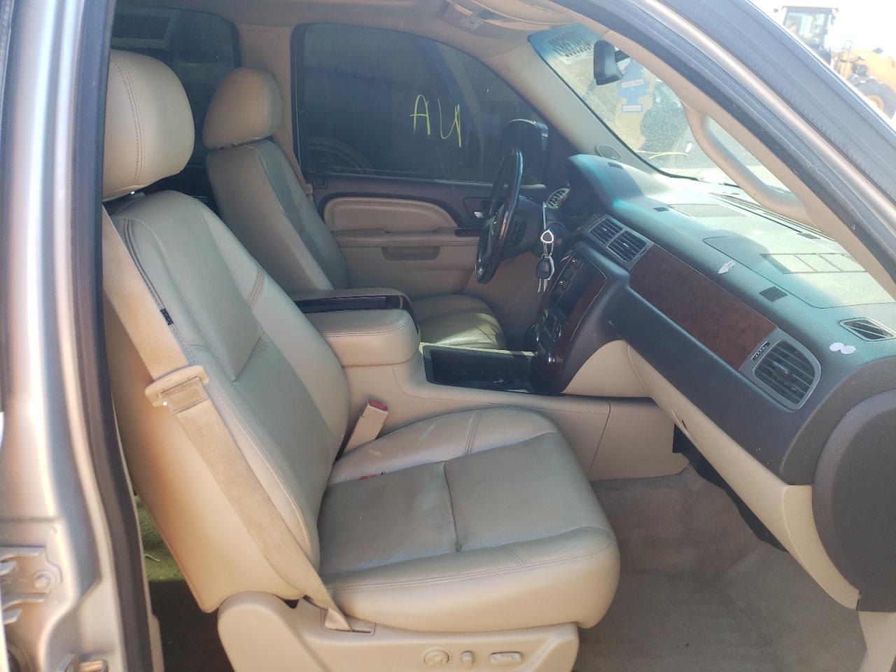 Photo 5 from auction – 2013 GMC YUKON XL D with VIN 1GKS2MEF0DR272982