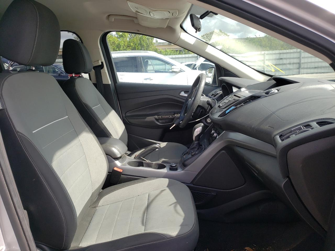Photo 5 from auction – 2014 FORD ESCAPE SE with VIN 1FMCU0GX0EUE25427