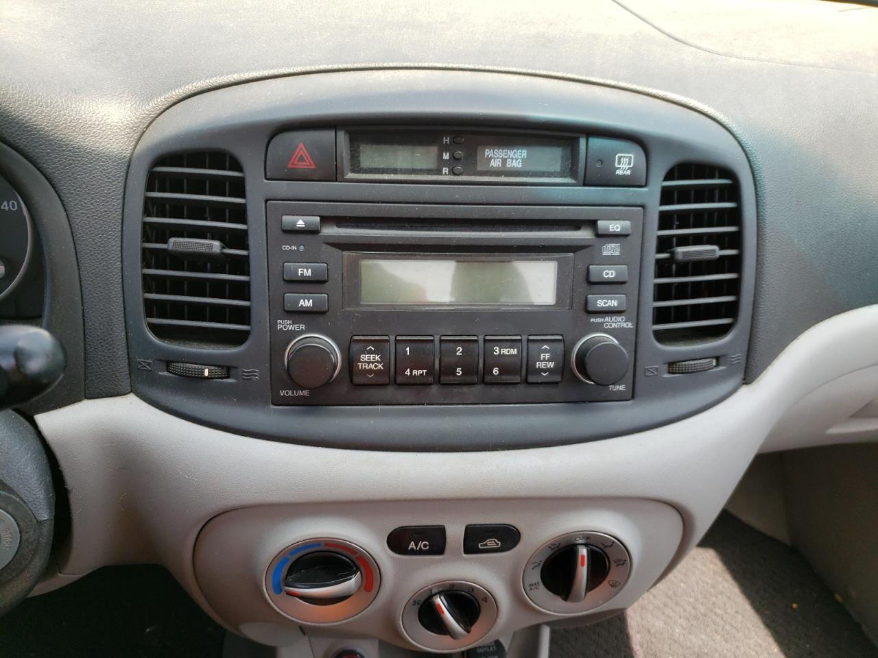 Photo 9 from auction – 2008 HYUNDAI ACCENT GLS with VIN KMHCN46C68U175652
