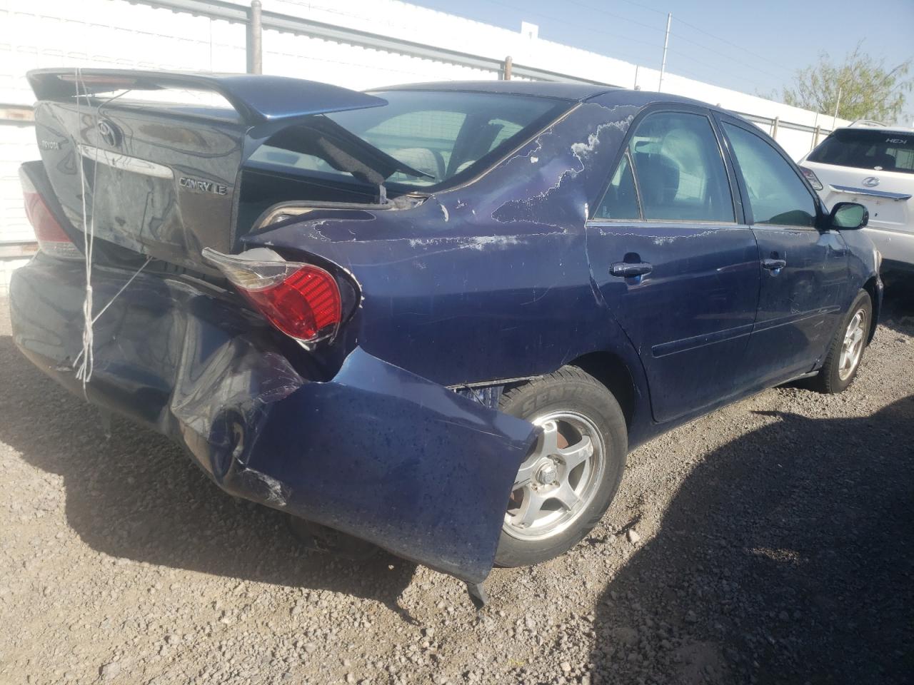 Photo 4 from auction – 2005 TOYOTA CAMRY LE with VIN 4T1BE32K15U007772