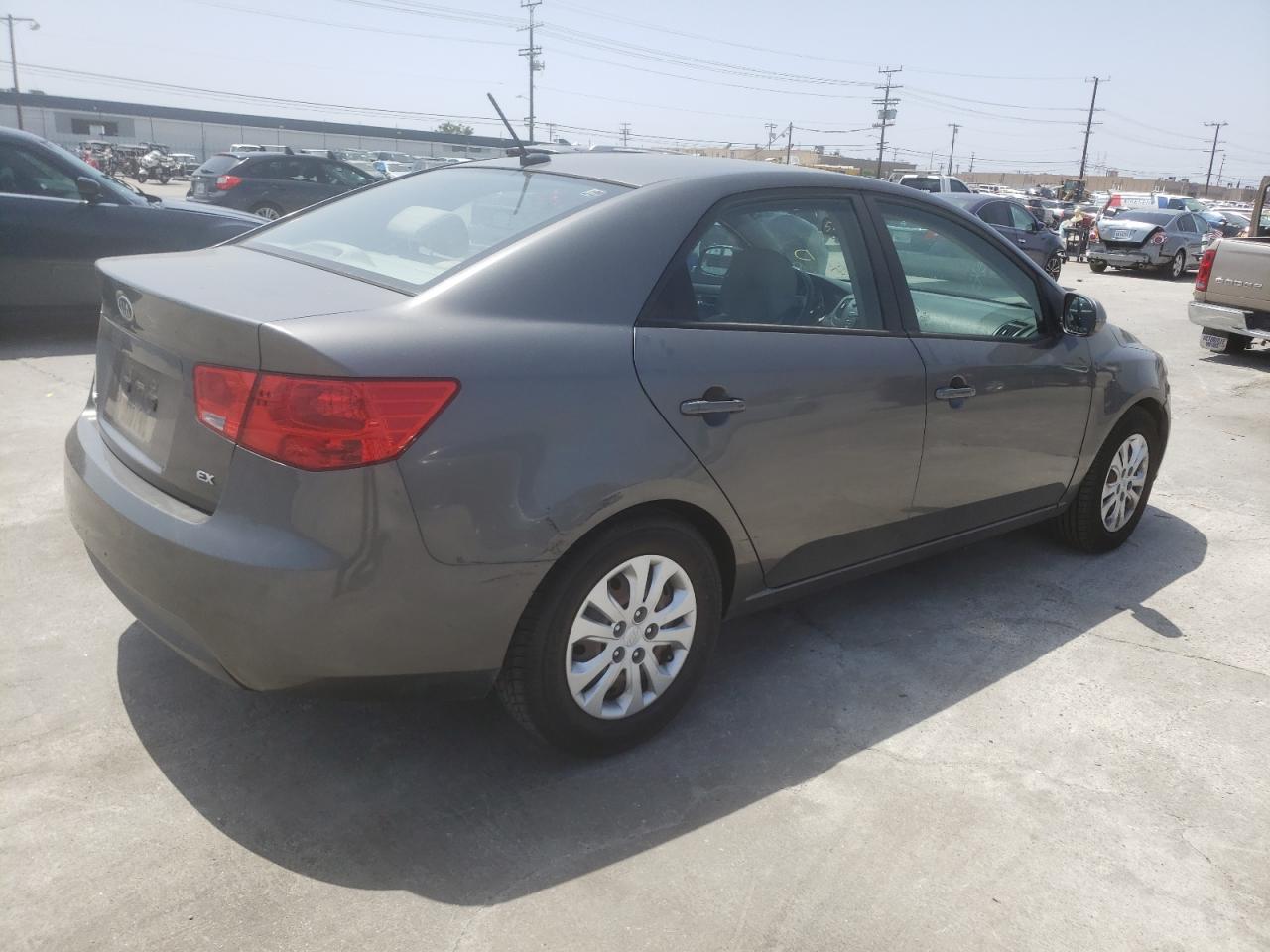 Photo 4 from auction – 2013 KIA FORTE EX with VIN KNAFU4A24D5740212
