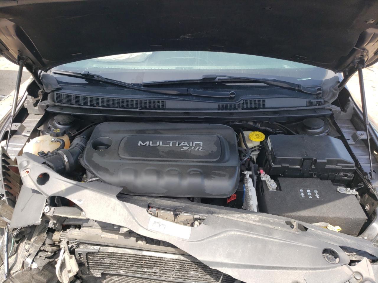 Photo 7 from auction – 2016 CHRYSLER 200 C with VIN 1C3CCCCB4GN101577