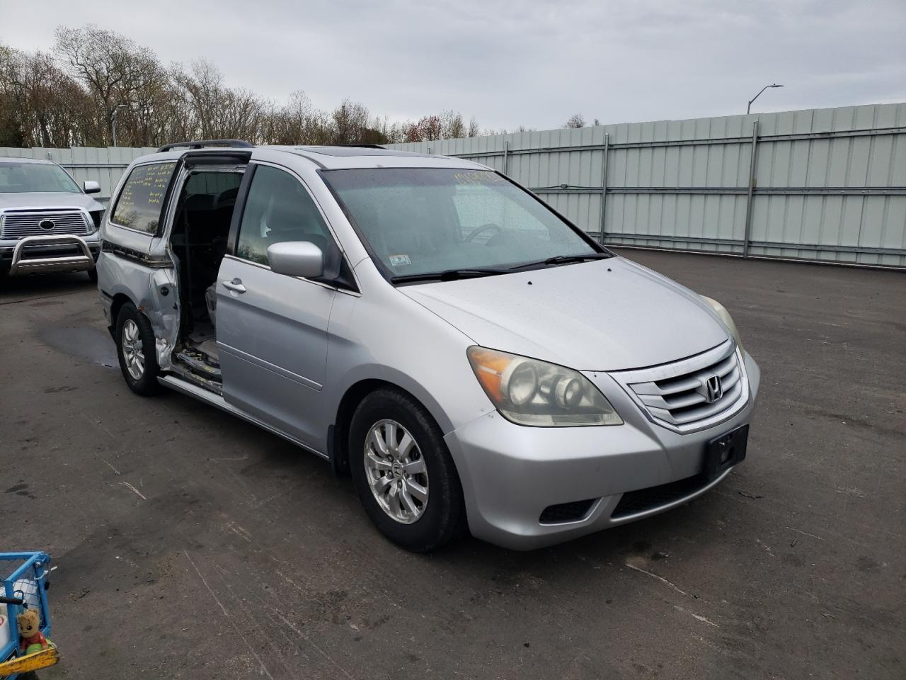 HONDA ODYSSEY EX 2010 with VIN 5FNRL3H69AB071354 - Photo from auction