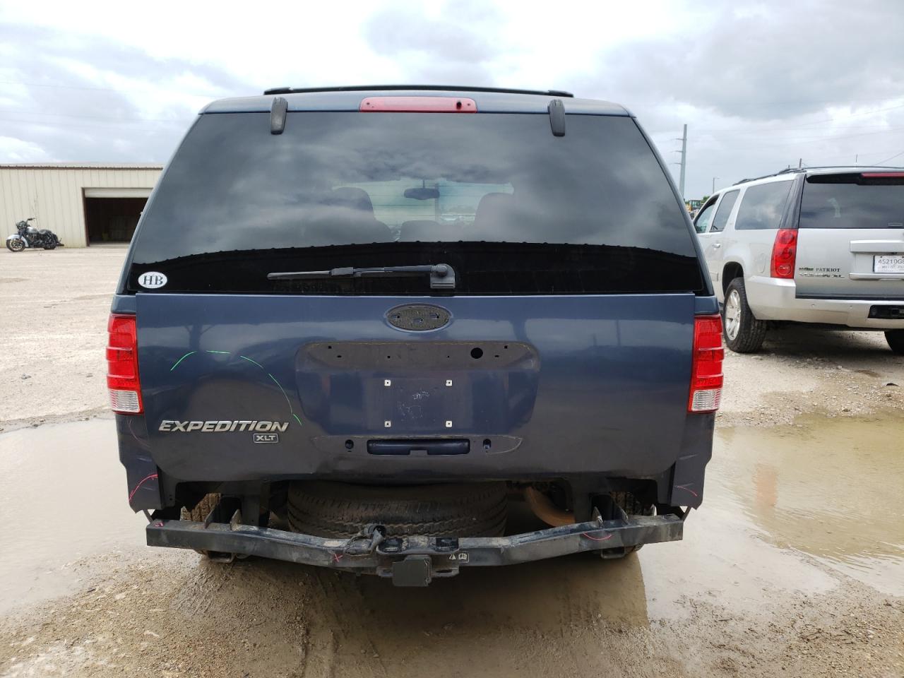 Photo 9 from auction – 2003 FORD EXPEDITION with VIN 1FMPU15L23LB44420