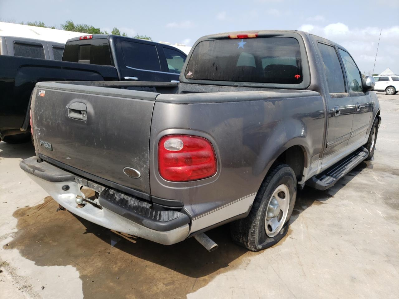 Photo 4 from auction – 2002 FORD F150 SUPER with VIN 1FTRW07692KB72678