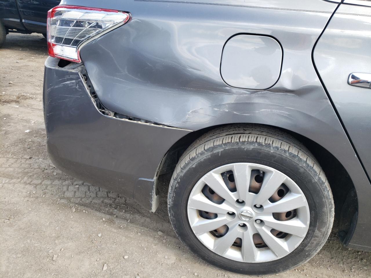 Photo 9 from auction – 2015 NISSAN SENTRA S with VIN 3N1AB7AP5FY333301
