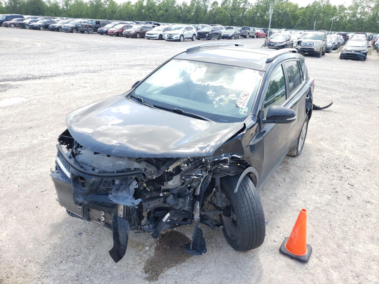 Photo 9 from auction – 2015 TOYOTA RAV4 LIMIT with VIN 2T3YFREV3FW185787