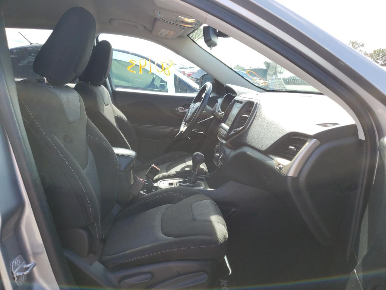 Photo 5 from auction – 2014 JEEP CHEROKEE L with VIN 1C4PJLCB3EW262318