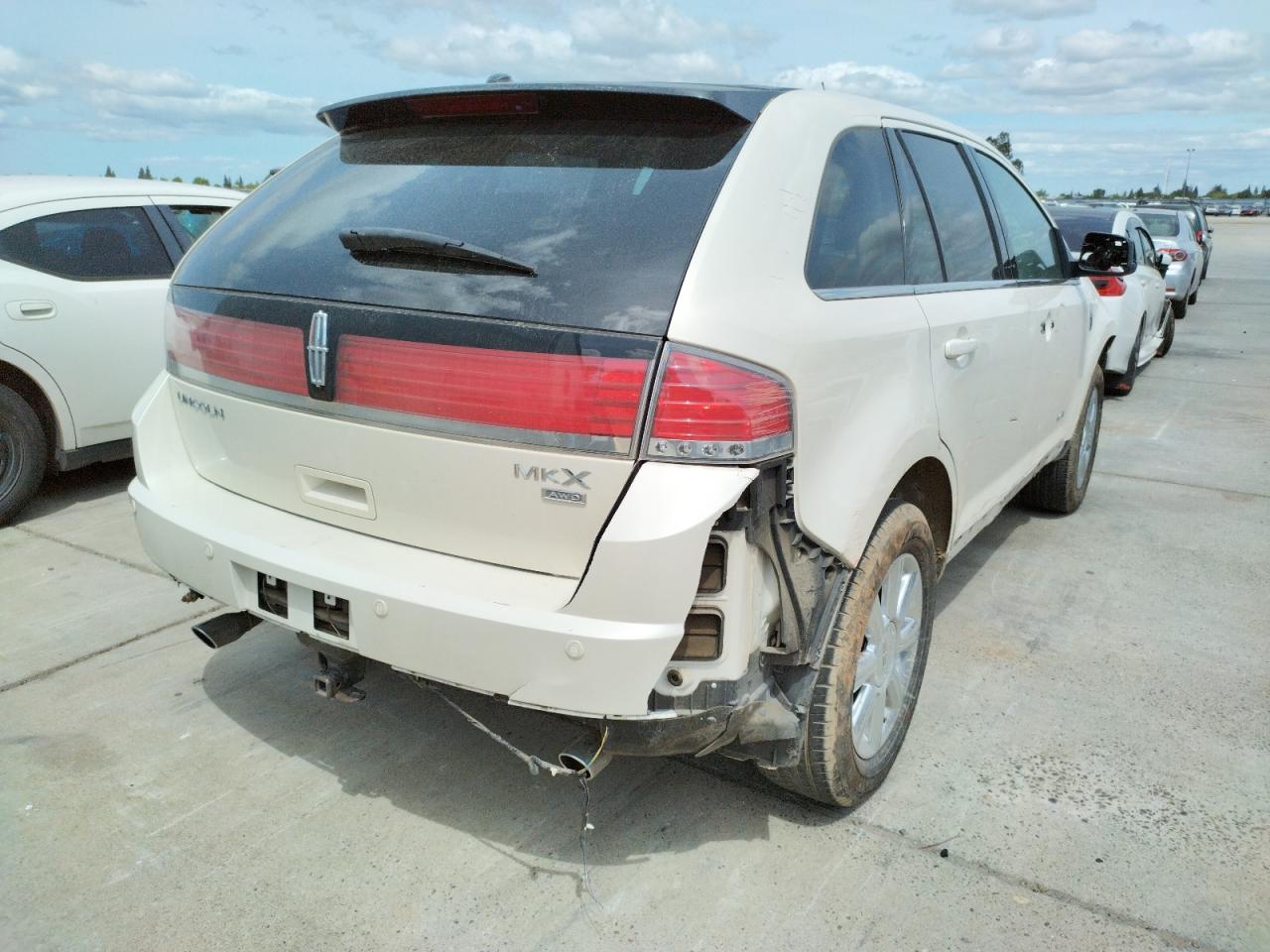 Photo 4 from auction – 2008 LINCOLN MKX with VIN 2LMDU88C58BJ02844