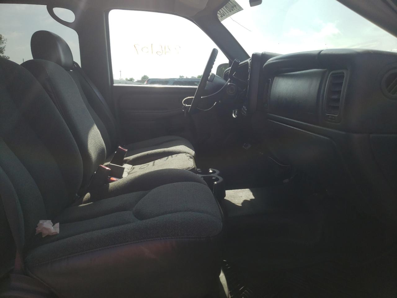 Photo 5 from auction – 2006 CHEVROLET SILVERADO with VIN 1GCHC23U16F175903